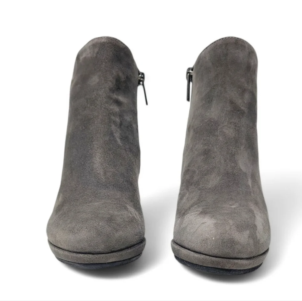 Pas de Rouge Italian Grey Suede Ankle Boots 648